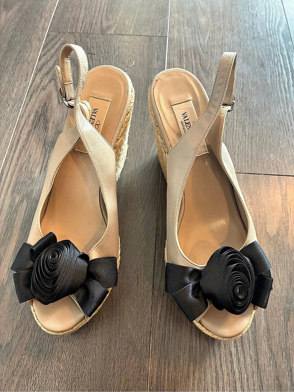 Valentino Flower Wedge Sandals in gray leather & Black rose 38 espadrille